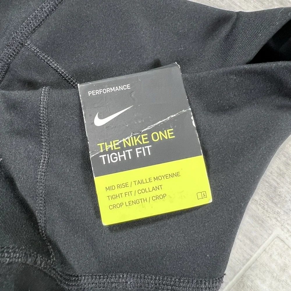 Nike Dri-Fit Women's XS Capri Leggings Tight Fit Performance‎ Black DD0247-010